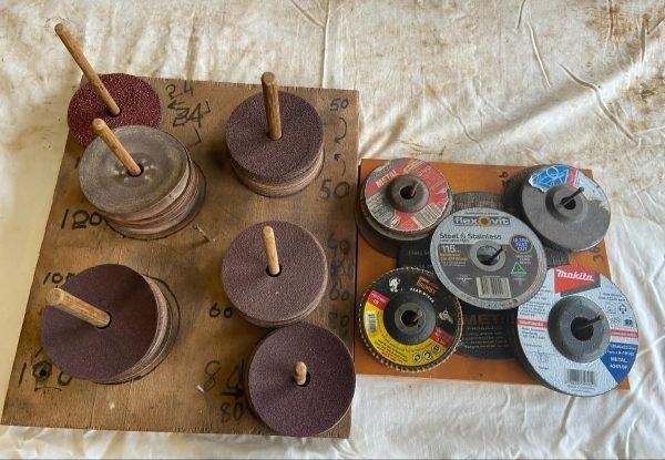 Lot of Grinding Discs & Sanding Discs
